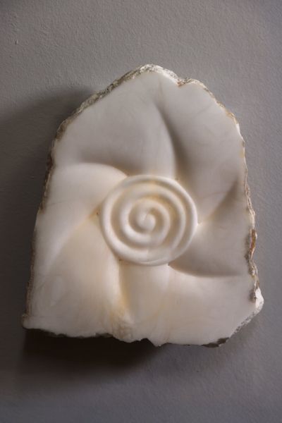 Modernes Alabasterrelief